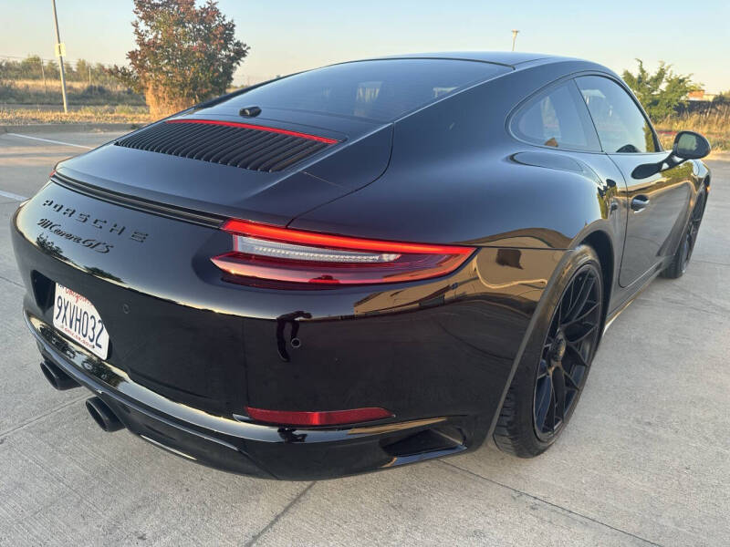 2017 Porsche 911 Carrera GTS