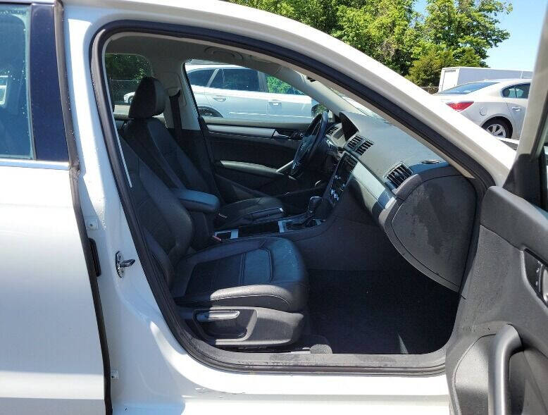 2012 Volkswagen Passat SE PZEV