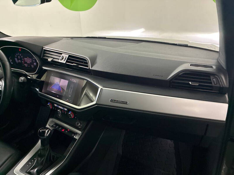 2021 Audi Q3 quattro S line Premium 45 TFSI