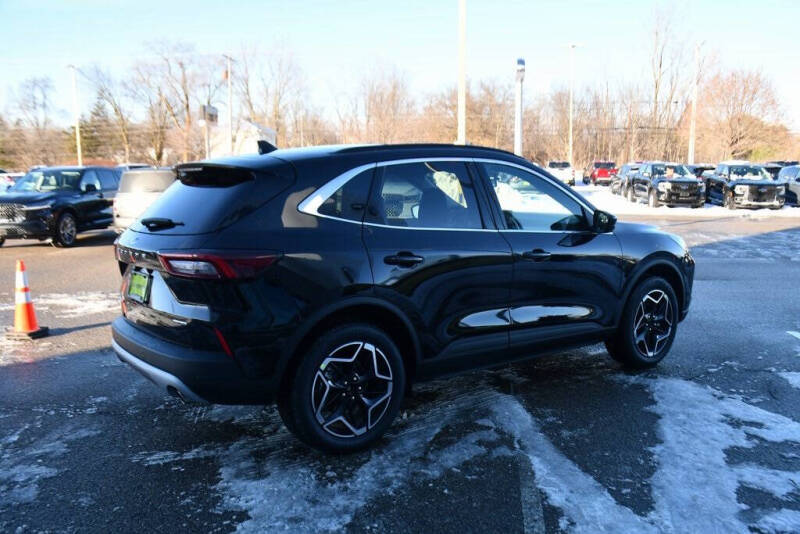 2026 Ford Escape Platinum