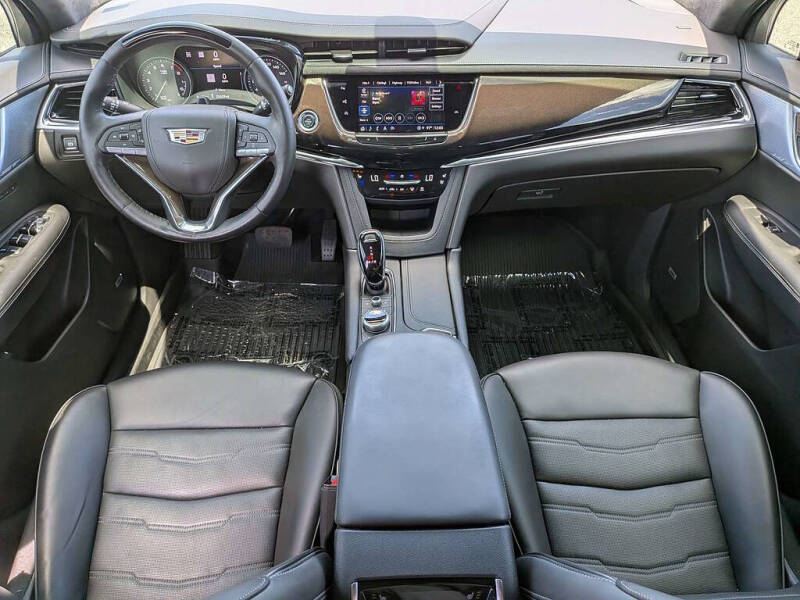 2025 Cadillac XT6 Premium Luxury
