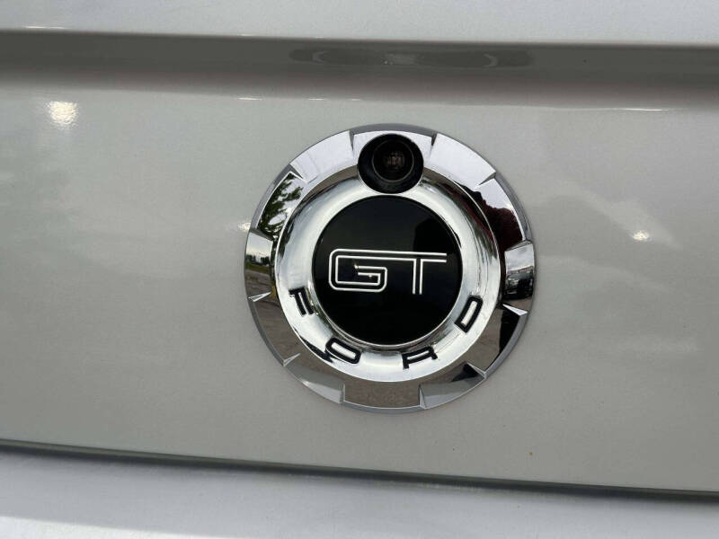 2006 Ford Mustang GT Deluxe