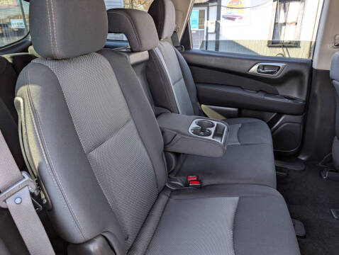 2017 Nissan Pathfinder S