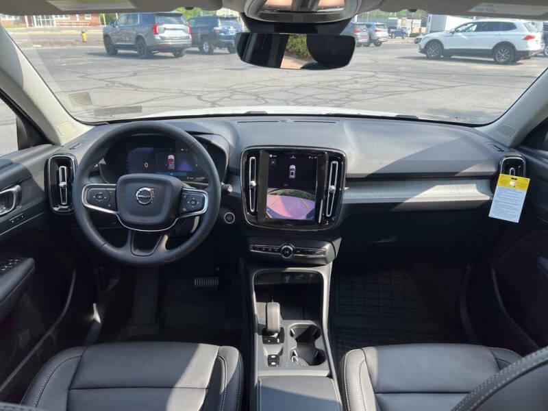 2026 Volvo XC40 B5 Core