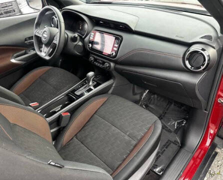 2023 Nissan Kicks SR