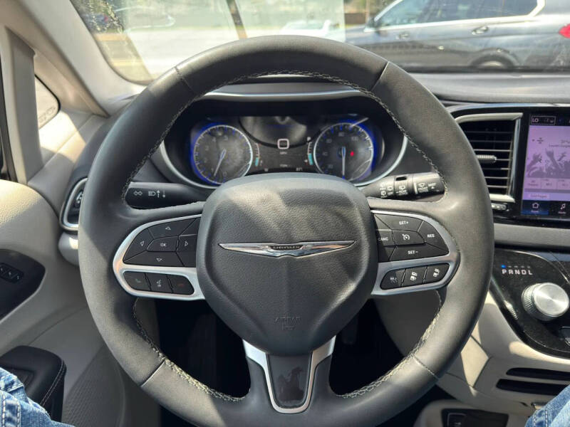 2023 Chrysler Pacifica Touring L