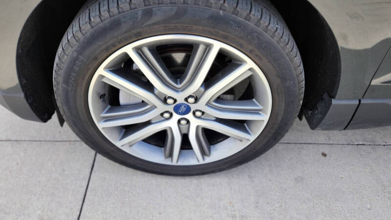 2022 Ford Edge Titanium