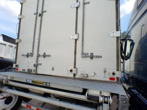 2018 Freightliner M2 106