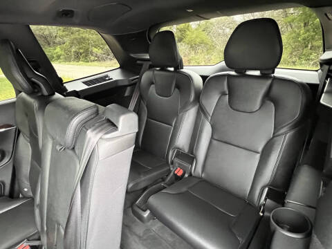 2017 Volvo XC90 T6 Momentum