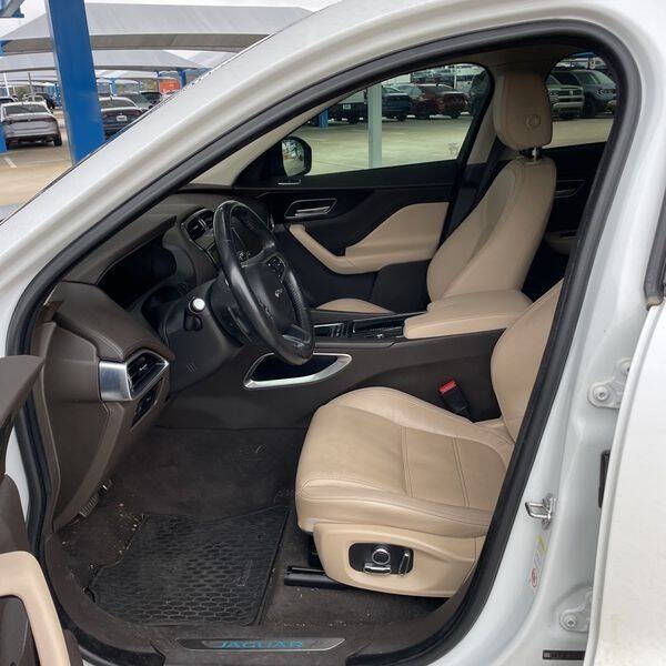 2019 Jaguar F-PACE 30t Prestige