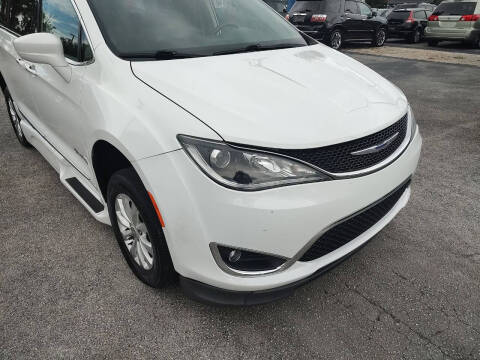 2019 Chrysler Pacifica Touring L