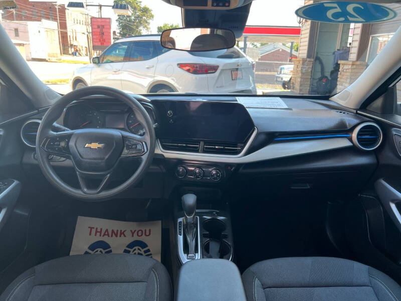 2025 Chevrolet Trax LS