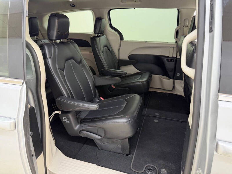 2024 Chrysler Pacifica Touring L - Photo 14