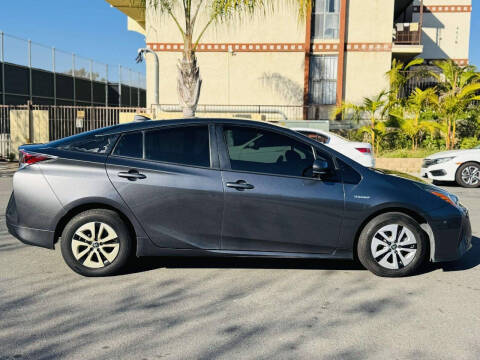 2016 Toyota Prius Three