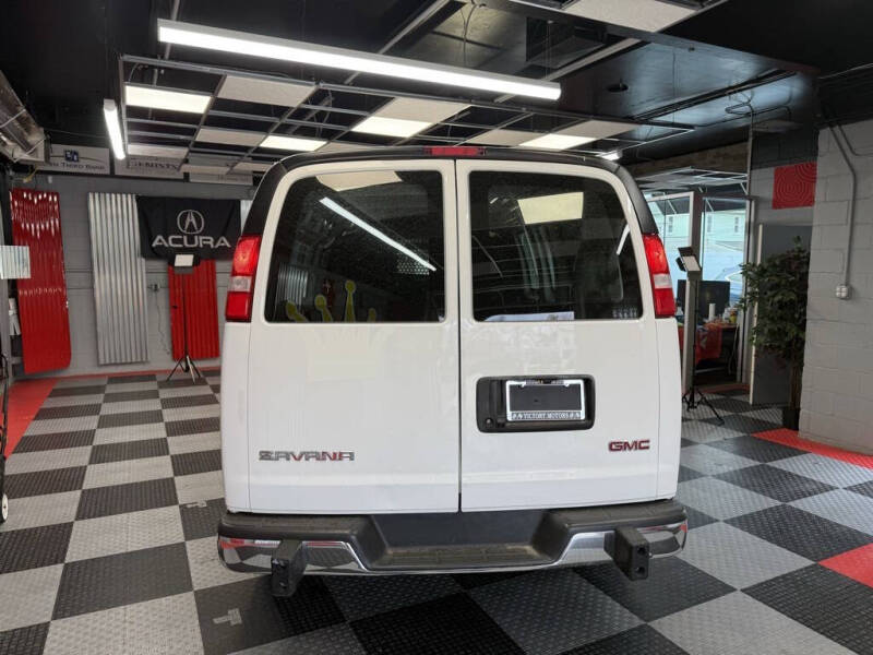 2024 GMC Savana 2500