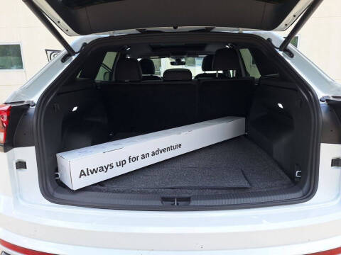 2026 Volkswagen Atlas Cross Sport SEL R-Line Black 4Motion