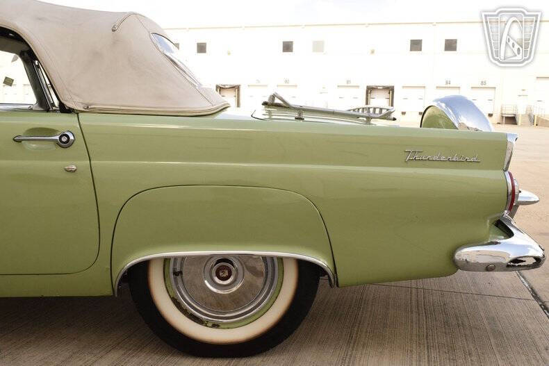 1956 Ford Thunderbird