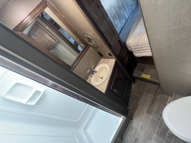 2019 Winnebago Intent 31P Class A RV