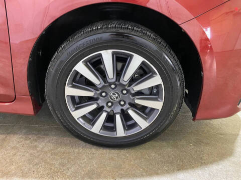2019 Toyota Sienna LE 7-Passenger