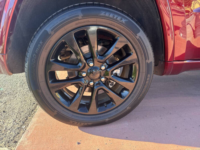 2019 Jeep Grand Cherokee Laredo