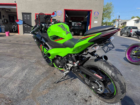 2024 Kawasaki Ninja 500 KRT Edition