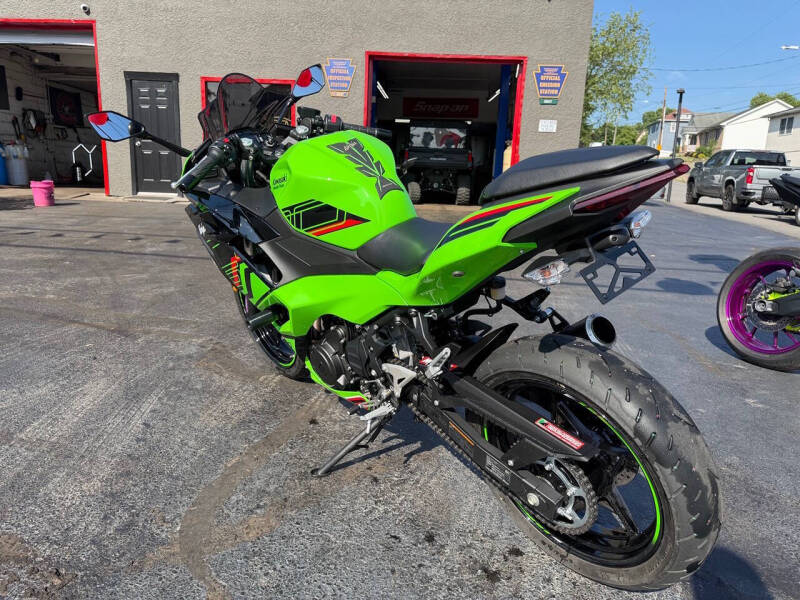 2024 Kawasaki Ninja 500 KRT Edition
