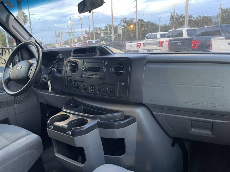 2011 Ford E-Series E-350 SD XLT