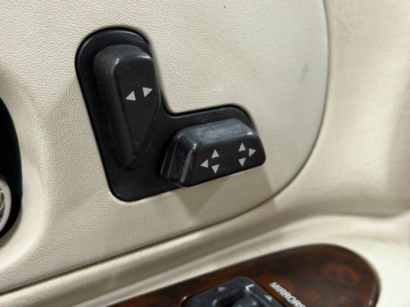 2000 Lincoln Town Car Executive