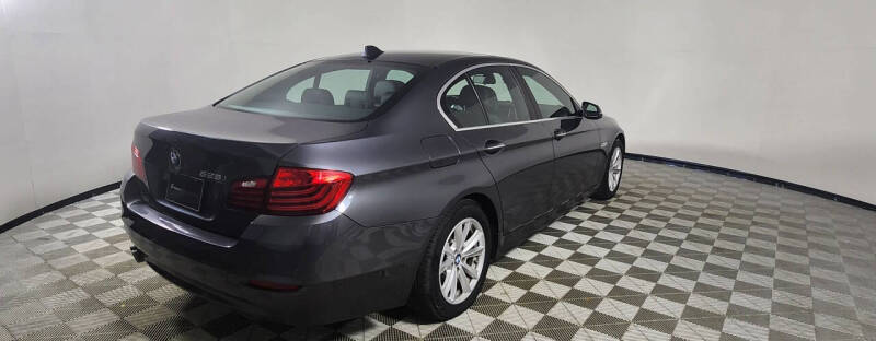 2016 BMW 5 Series 528i