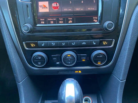 2017 Volkswagen Passat 1.8T R-Line