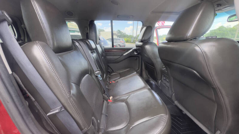 2012 Nissan Pathfinder LE