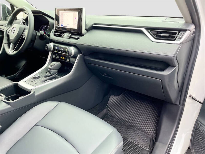 2025 Toyota RAV4 Hybrid XLE Premium