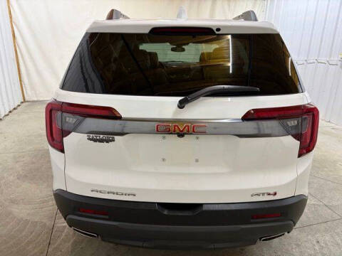 2022 GMC Acadia AT4