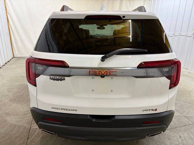 2022 GMC Acadia AT4