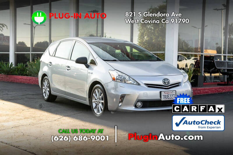 2013 Toyota Prius v Five