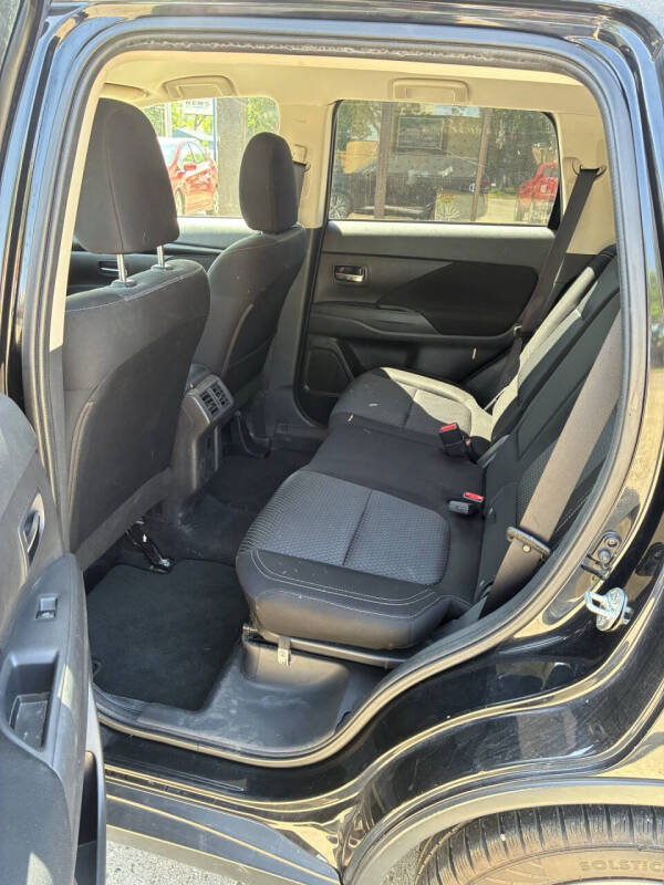 2019 Mitsubishi Outlander ES