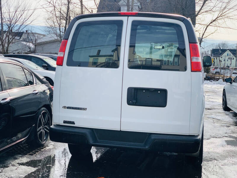 2021 Chevrolet Express 2500