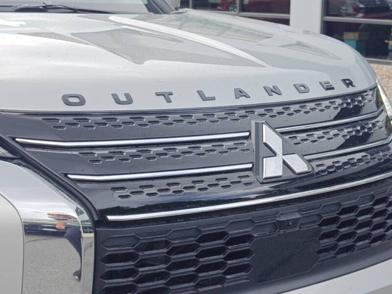 2025 Mitsubishi Outlander PHEV SE