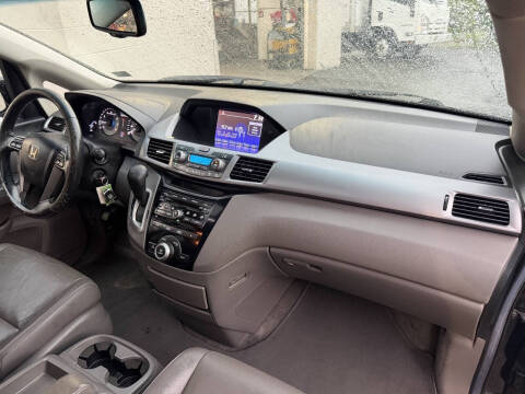 2011 Honda Odyssey EX-L w/DVD