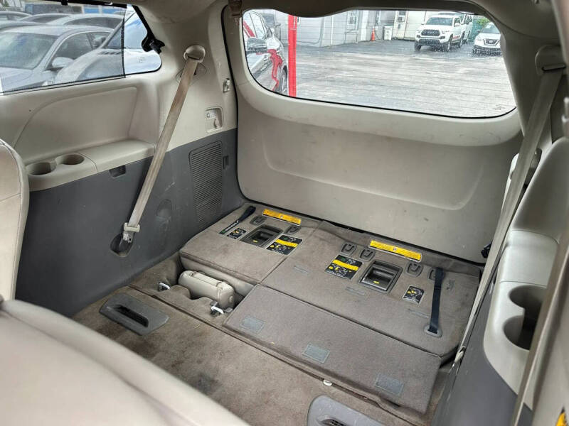 2012 Toyota Sienna
