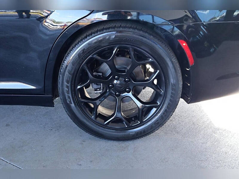 2019 Chrysler 300