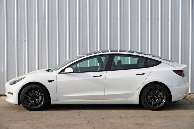 2021 Tesla Model 3 Standard Range Plus