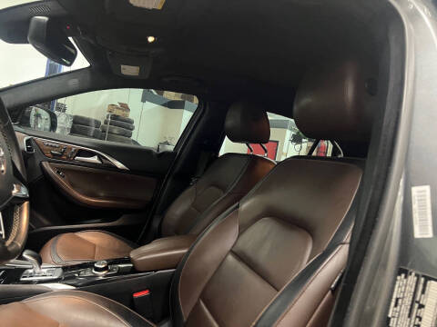 2017 Infiniti QX30 Premium