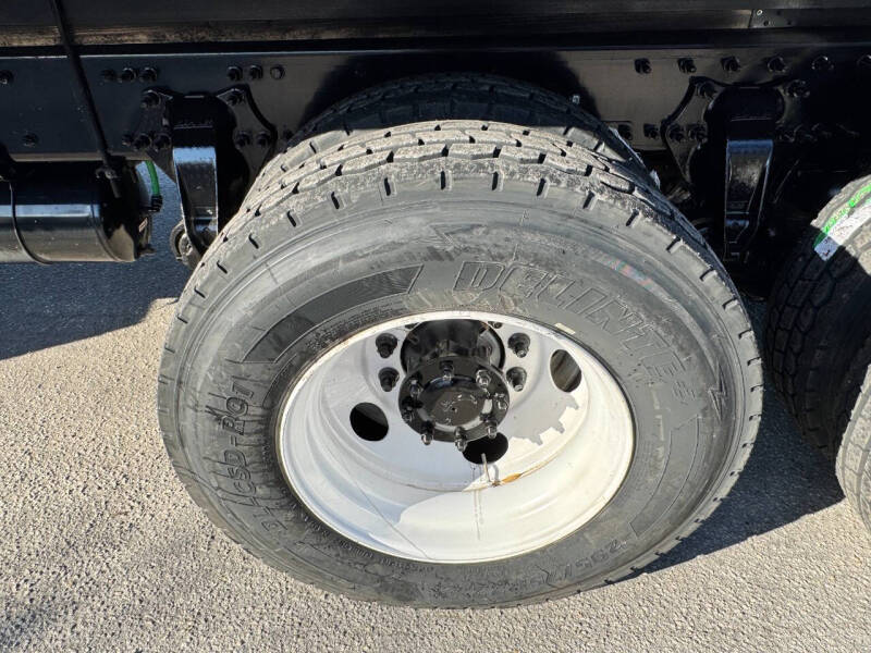 2017 Freightliner M2 106