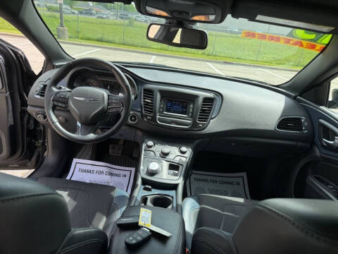 2015 Chrysler 200 S