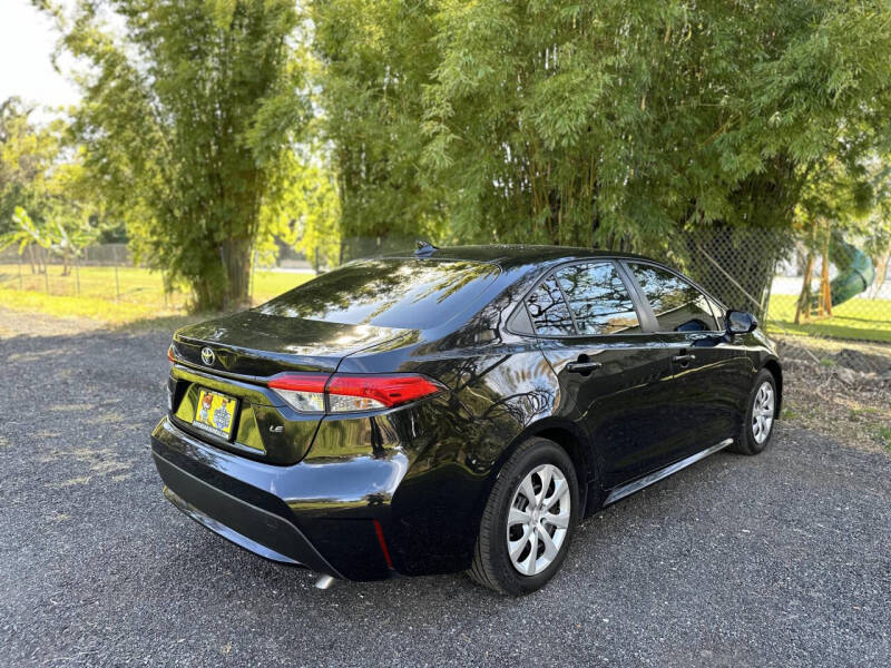 2020 Toyota Corolla LE photo 4