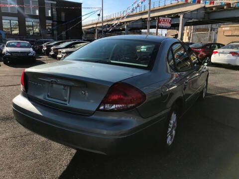 2005 Ford Taurus SEL