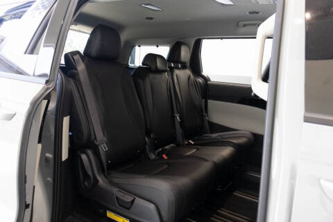 2024 Kia Carnival SX