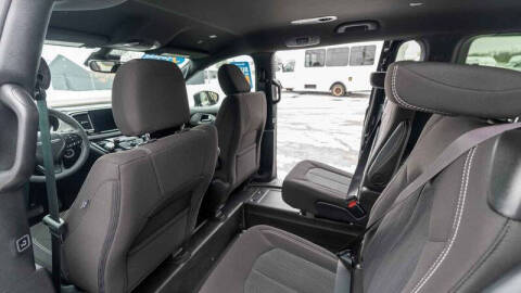 2024 Chrysler Pacifica Touring