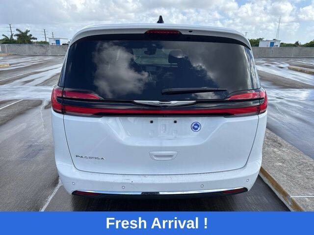 2024 Chrysler Pacifica Touring